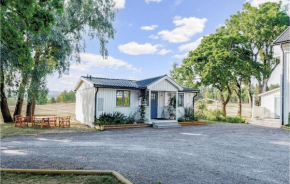 Awesome Home In Tösse With Kitchen